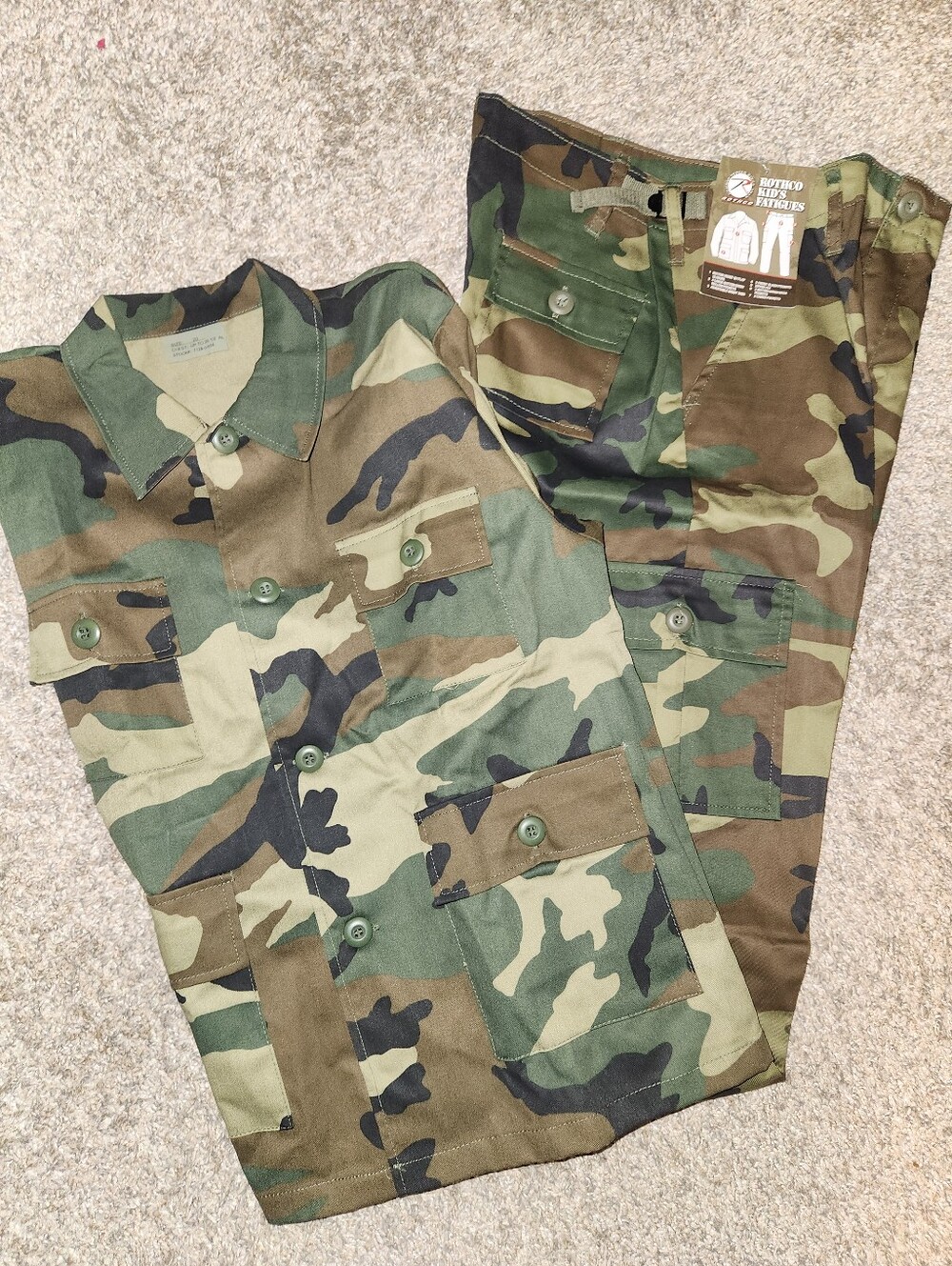 BRAND NEW KIDS CAMO SET SIZE 20